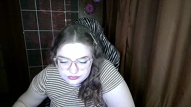 Teasing_Dora élő XXX-chatje