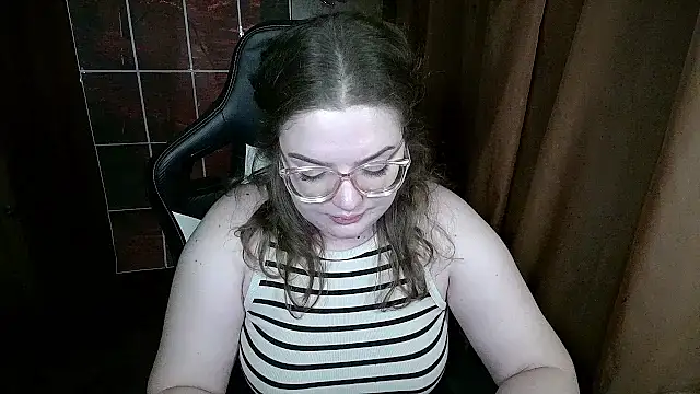 Pokazy przed kamerką – Teasing_Dora