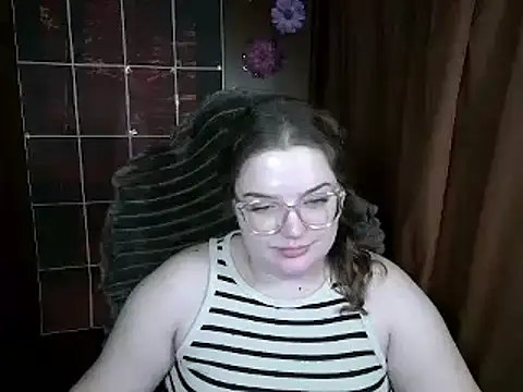 Show modela Teasing_Dora na web-kameri