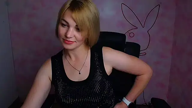 CuttieEmma's Live XXX Chat