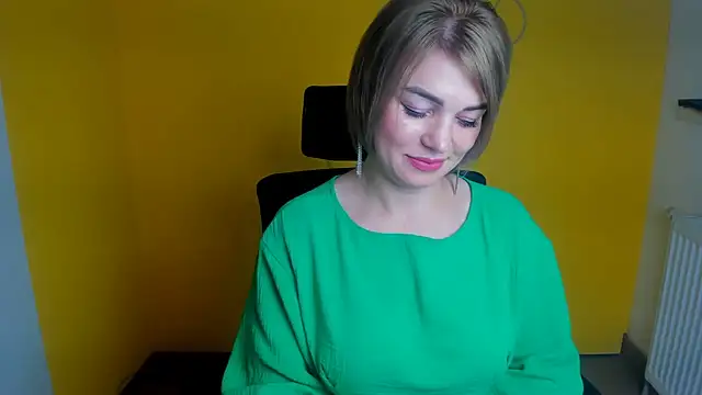 CuttieEmma Chat XXX in diretta