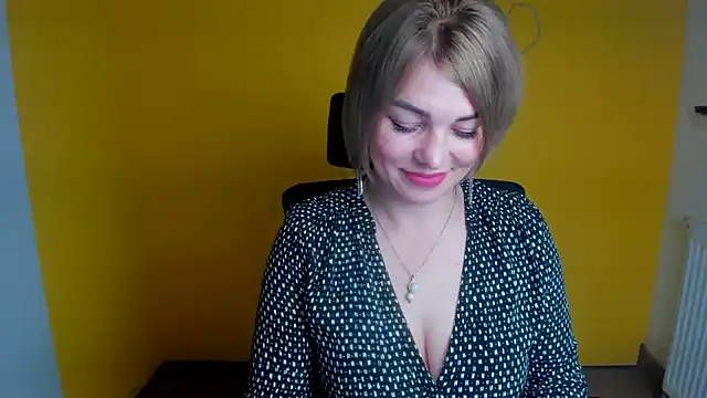CuttieEmma's Live XXX Chat