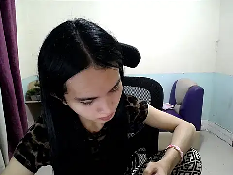 devine_goddess' Webcam Show