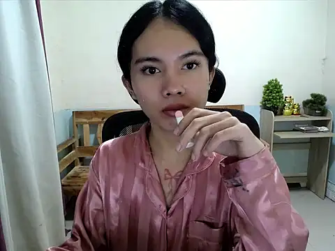 devine_goddess' Webcam Show