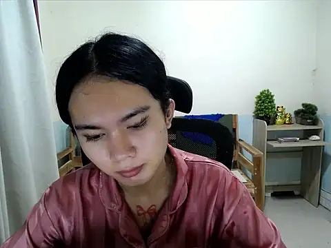 devine_goddess' Webcam Show