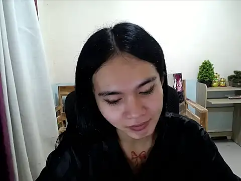 devine_goddess Adlı Modelin Web Kamerası Şovu