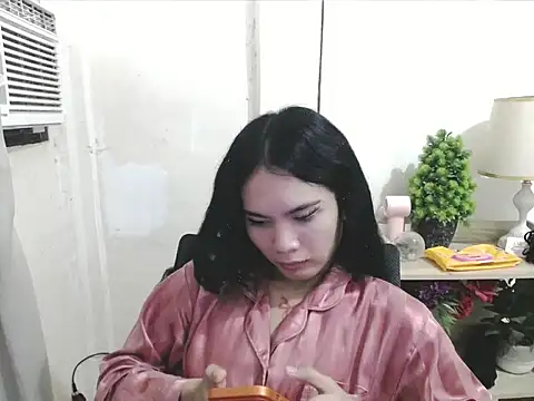 devine_goddess Webcam show