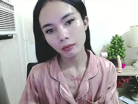 devine_goddess' Webcam Show