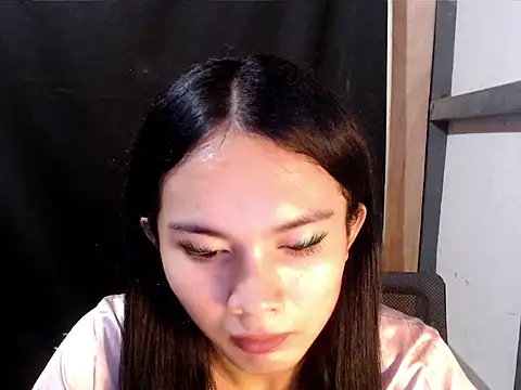 devine_goddess' Webcam Show