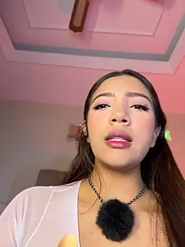 Pushaina__1 webcam show
