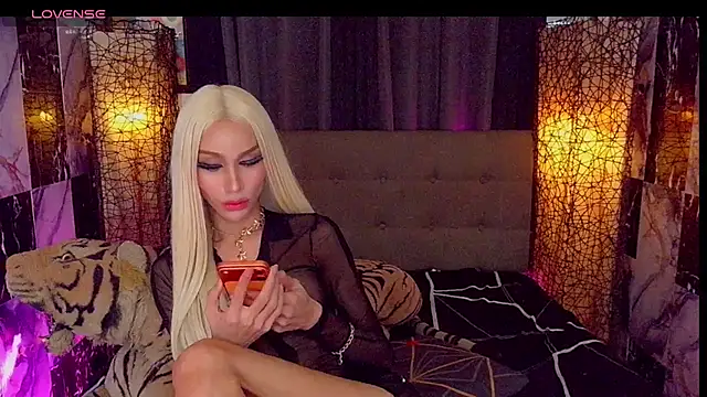 SeductiveSamanthaTS Adlı Modelin Web Kamerası Şovu