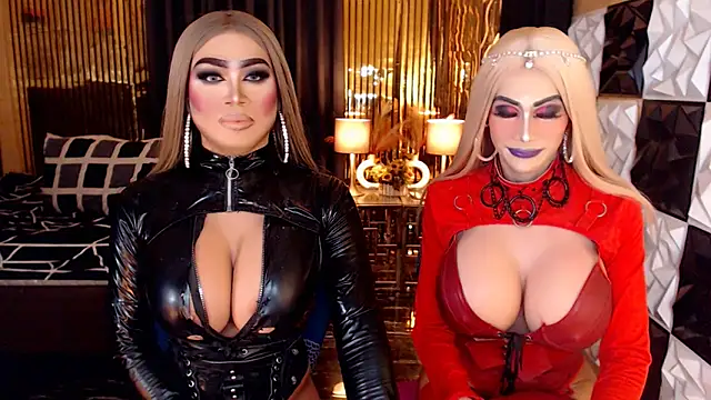 Pokazy przed kamerką – MonstrousCockDiva