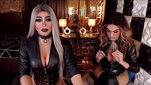 MonstrousCockDiva: διαδικτυακό σόου στην κάμερα