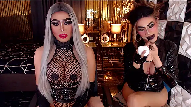 MonstrousCockDiva Show in webcam