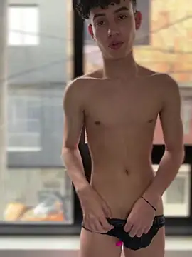 yoursexyjose Show in webcam