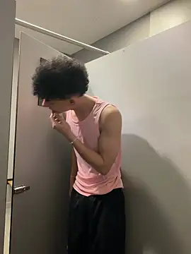 yoursexyjose's Webcam Show