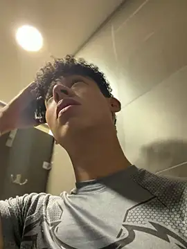 yoursexyjose's Webcam Show
