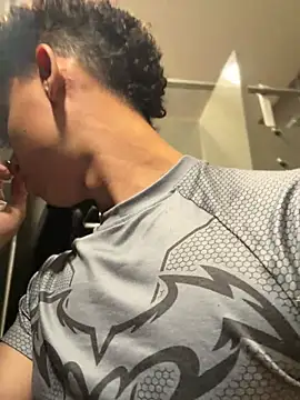 Show de yoursexyjose na webcam