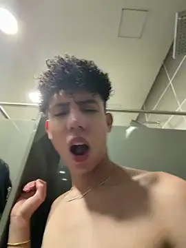 yoursexyjose Webcamshow