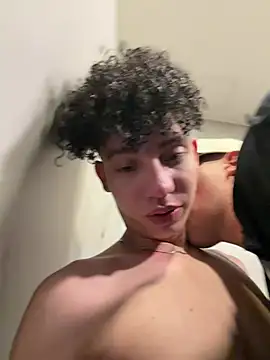 yoursexyjose Шоу с уебкамера