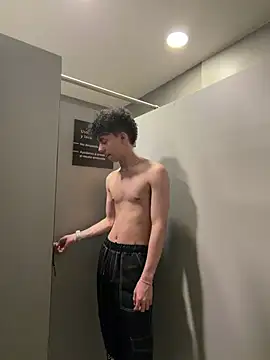 yoursexyjose Show Webcam