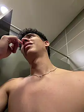 Show modela yoursexyjose na web-kameri