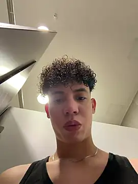 yoursexyjose Webcam show