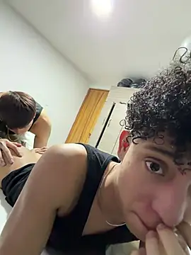 Show modela yoursexyjose na web-kameri
