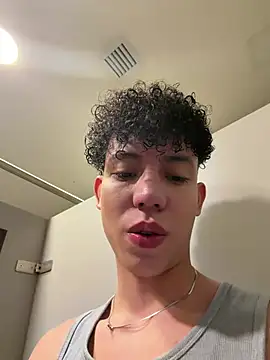 yoursexyjose – webcam-show