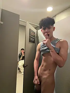 yoursexyjose webcam show