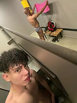 Show de yoursexyjose na webcam