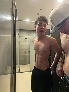 Show modela yoursexyjose na web-kameri