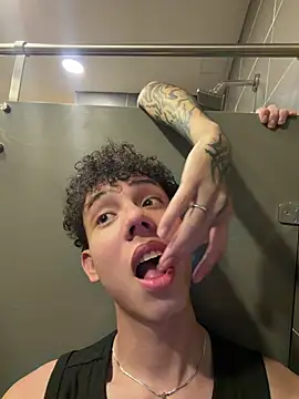 yoursexyjose Webcam show