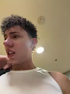 yoursexyjose's Webcam Show