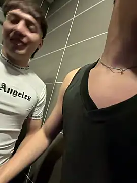 yoursexyjose webcam show