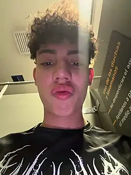 yoursexyjose Шоу с уебкамера