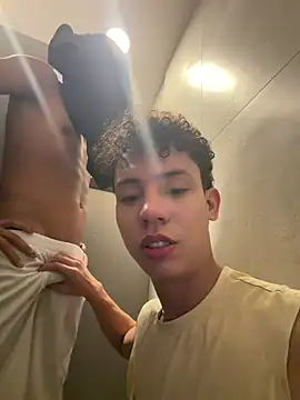 Show de yoursexyjose na webcam