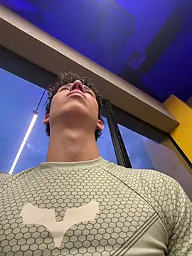 yoursexyjose's Webcam Show
