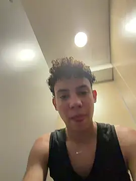 yoursexyjose's Webcam Show