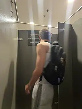 yoursexyjose Show Webcam