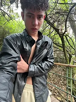 yoursexyjose's Webcam Show