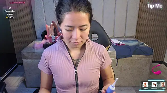 Lynn_turner's Webcam Show