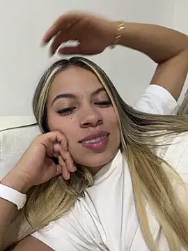 Mia_Rosee1 Adlı Modelin Canlı XXX Sohbeti