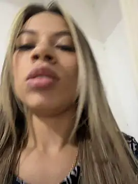 Chat +18 de Mia_Rosee1 ao vivo