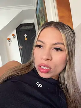 Chat +18 de Mia_Rosee1 ao vivo
