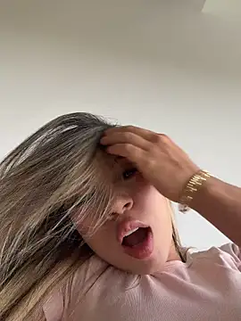 Mia_Rosee1's Webcam Show