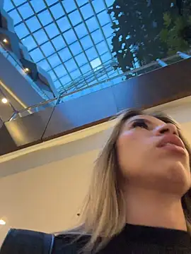 Mia_Rosee1's Webcam Show