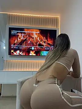 Chat +18 de Mia_Rosee1 ao vivo