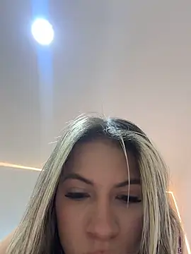Chat +18 de Mia_Rosee1 ao vivo