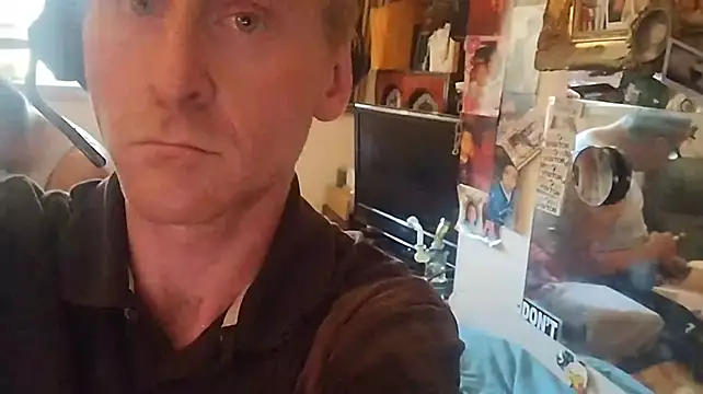 That1HungGinger webcam show